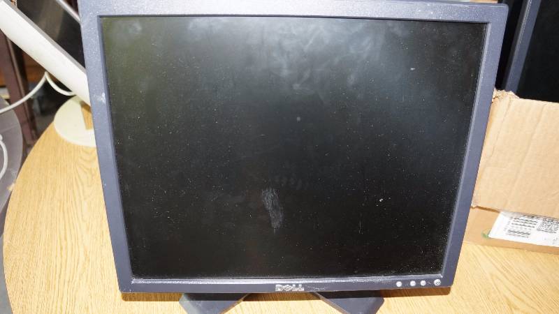 lot 48 image: Dell 17 LCD Flat Screen Display Monitor