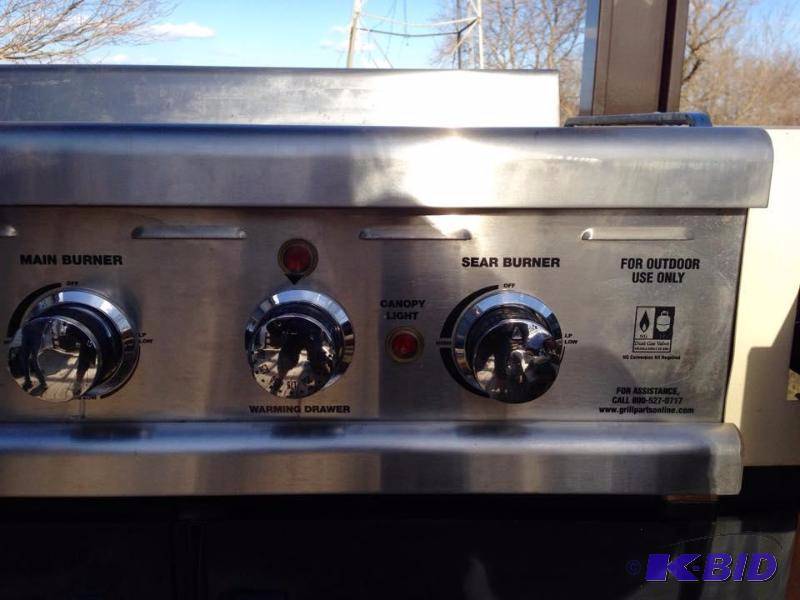 lot 1 image: Charmglow Gourmet Series Grill