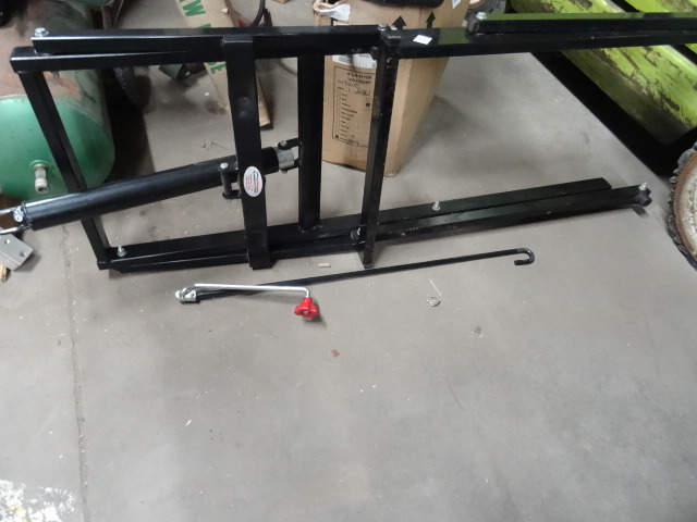 Snowmobile lift