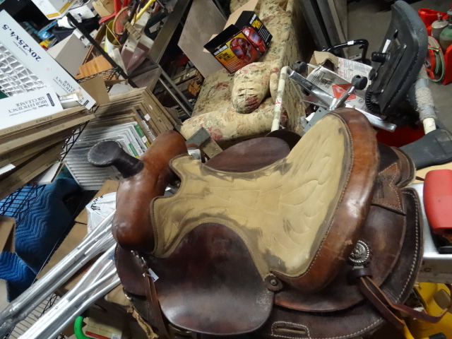 Horse saddle
