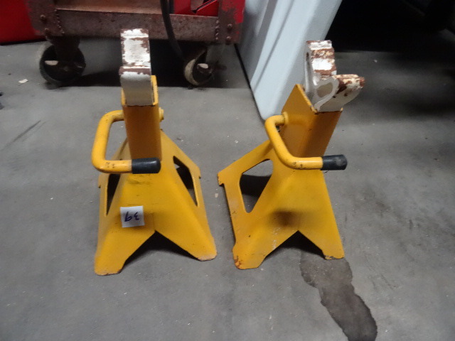 Jack stands