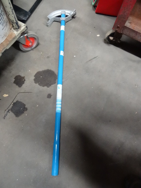 Pipe bender