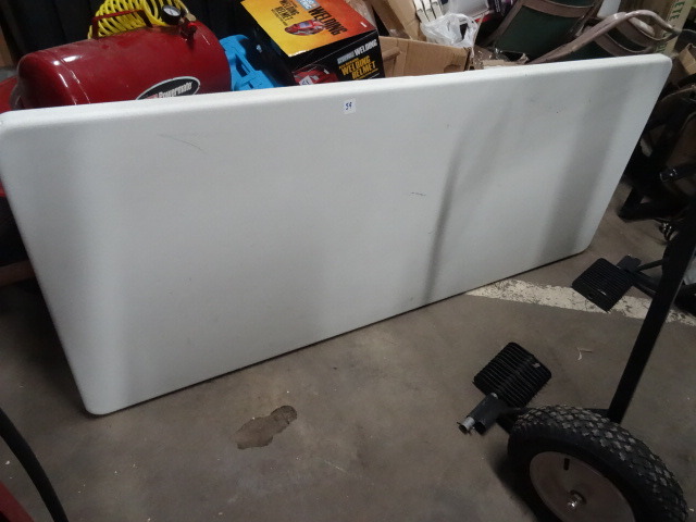Folding table