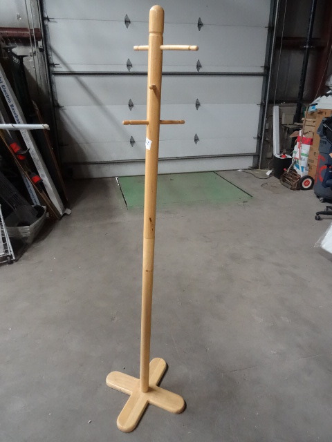 Wood coat rack