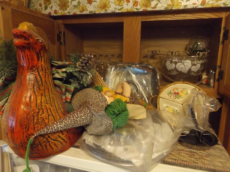 lot 338 image: Kitchen Items