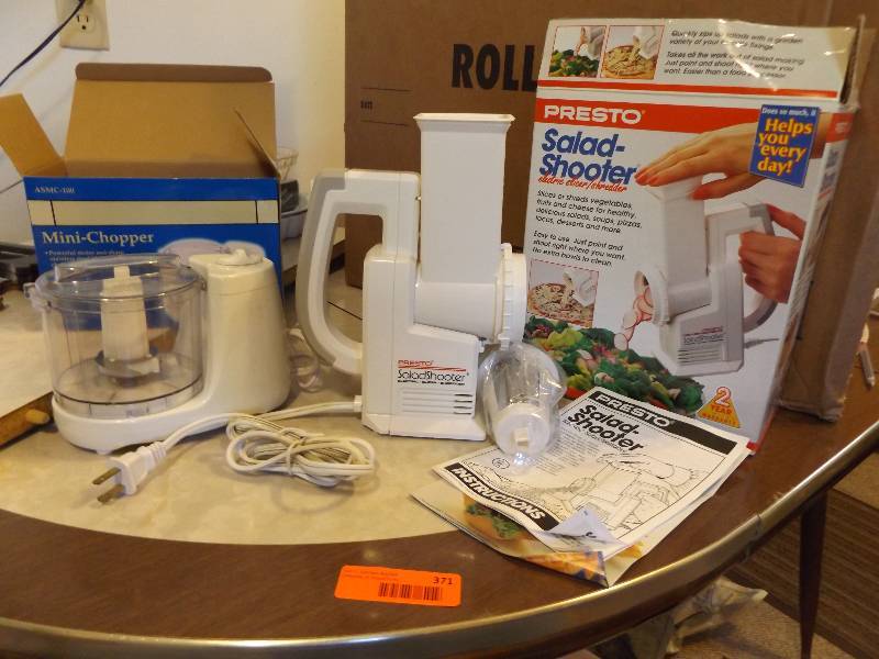 lot 371 image: Kitchen Items