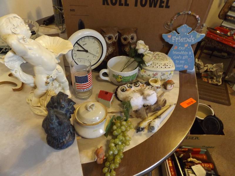 lot 372 image: Misc Decorative items