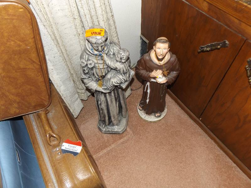 lot 381 image: Religious Items