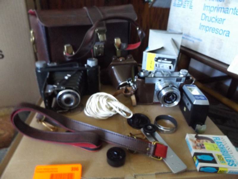 lot 396 image: Vintage Cameras
