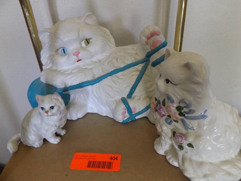 lot 404 image: Cat Planter and Figurine