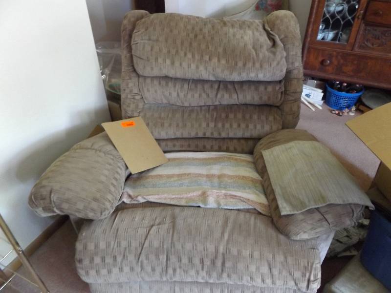 lot 406 image: Recliner