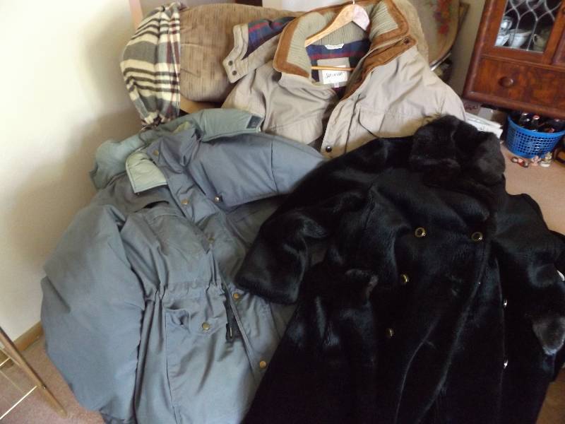 lot 407 image: Winter Coats