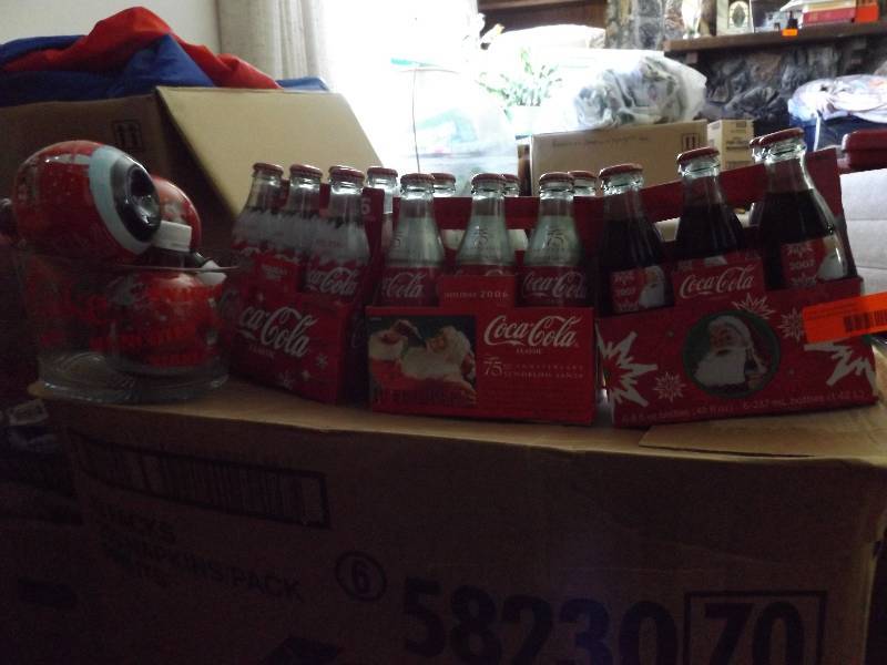 lot 431 image: Coke Collectibles