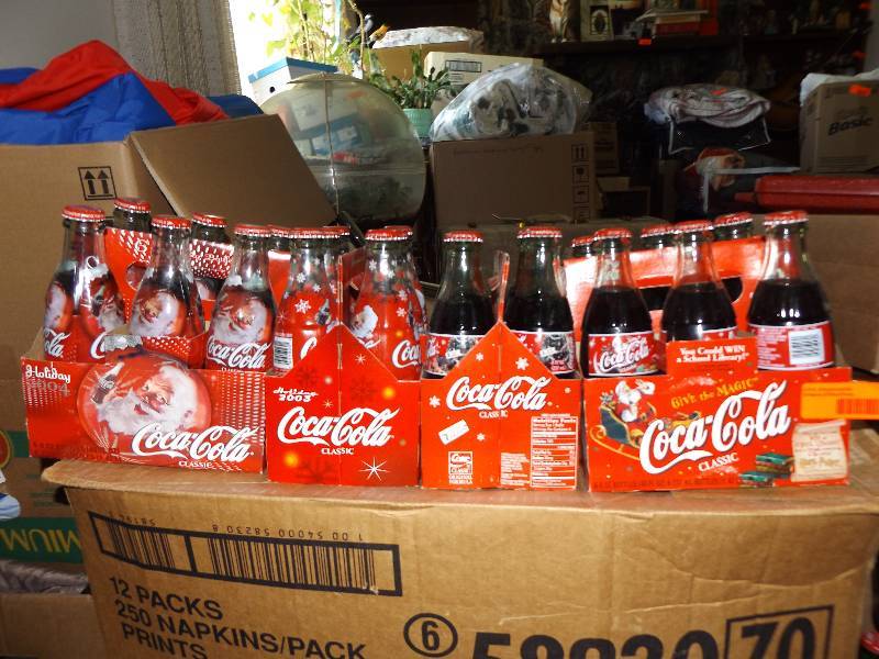 lot 432 image: Coke Collectibles