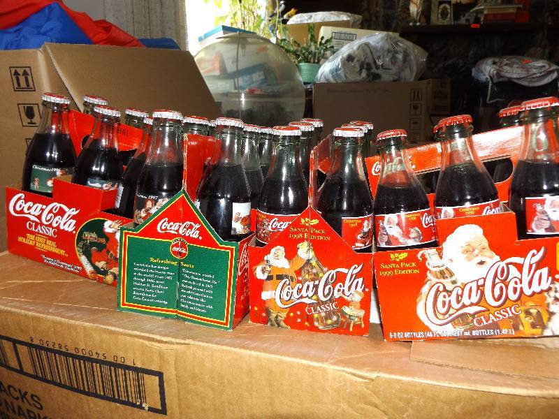 lot 433 image: Coke Collectibles