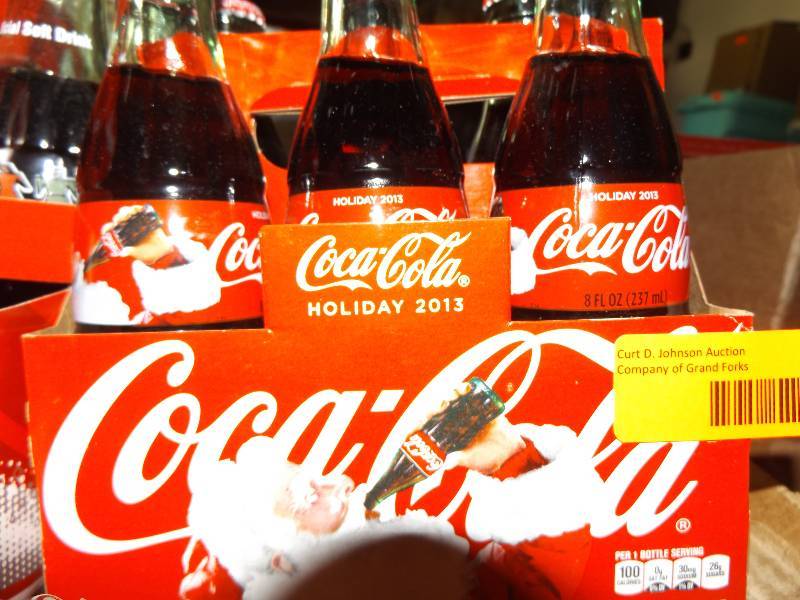 lot 434 image: Coke Collectibles