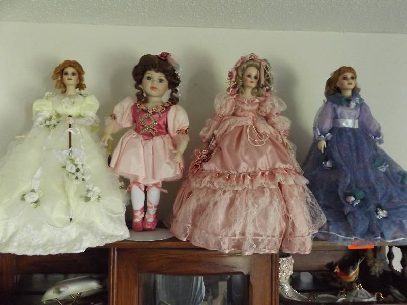 lot 436 image: Porcelain Dolls