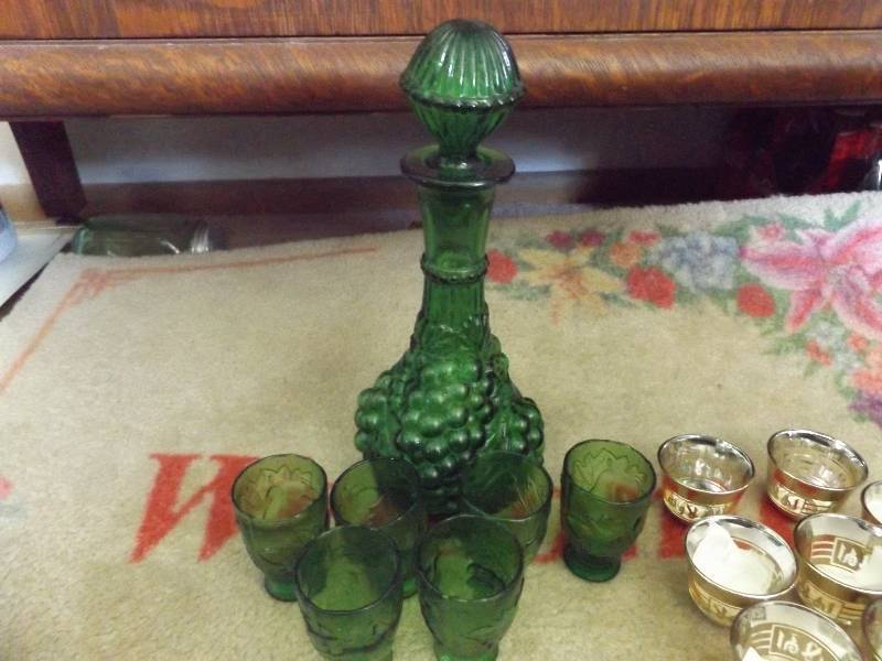 lot 452 image: Glassware