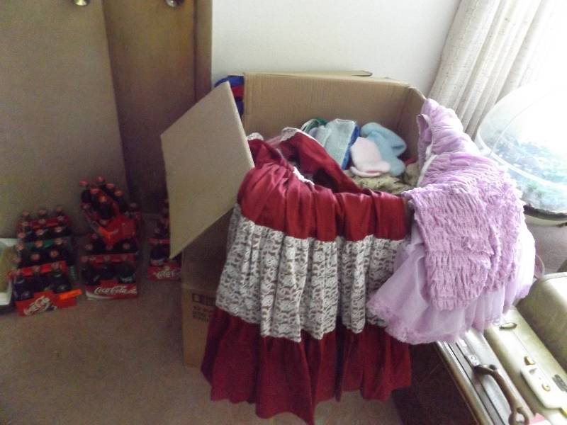 lot 463 image: Womens Clothing