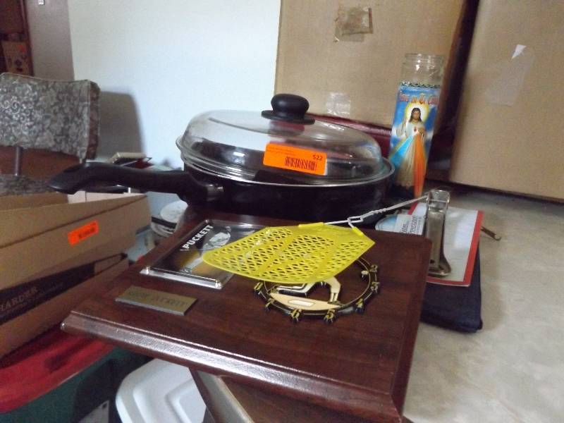 Frying Pan and Kirby Pucket Clock wCard