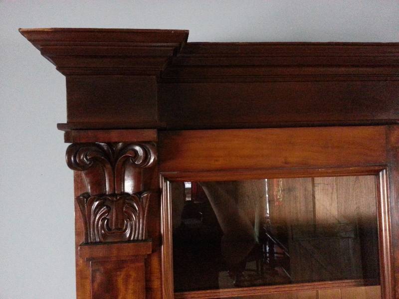 Distinguished English Glazed Mahogany 6-Shelf Bookcase