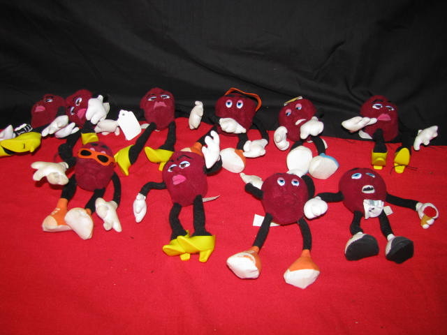 10 Plush California Raisins