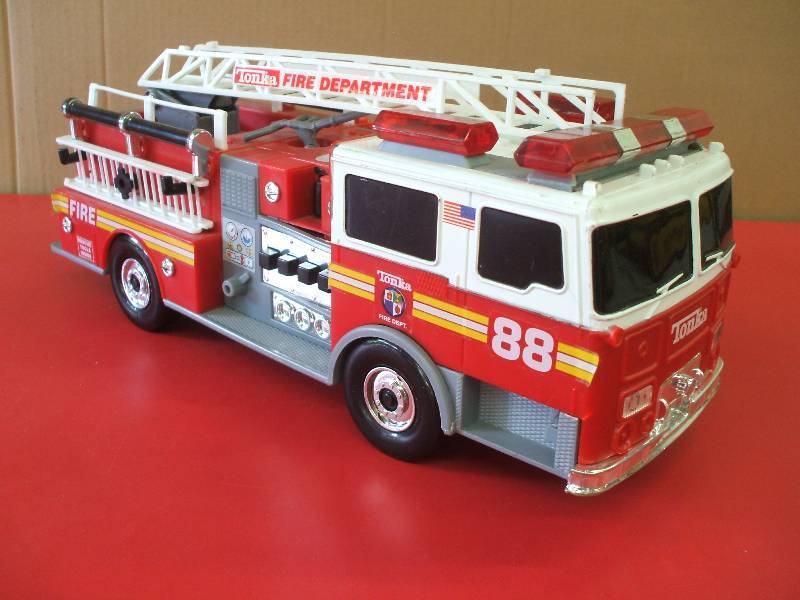 lot 3 image: Fire Truck