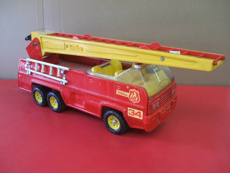 lot 5 image: Fire Truck