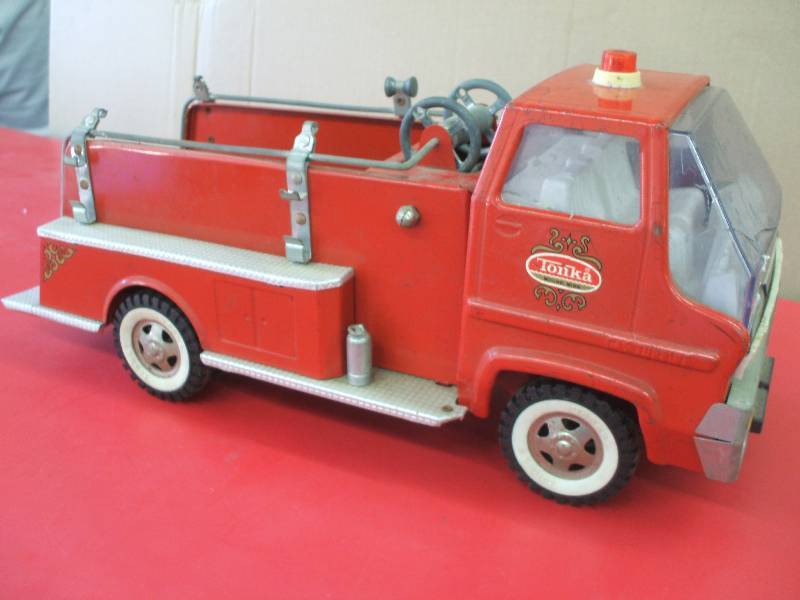 lot 6 image: Fire Truck