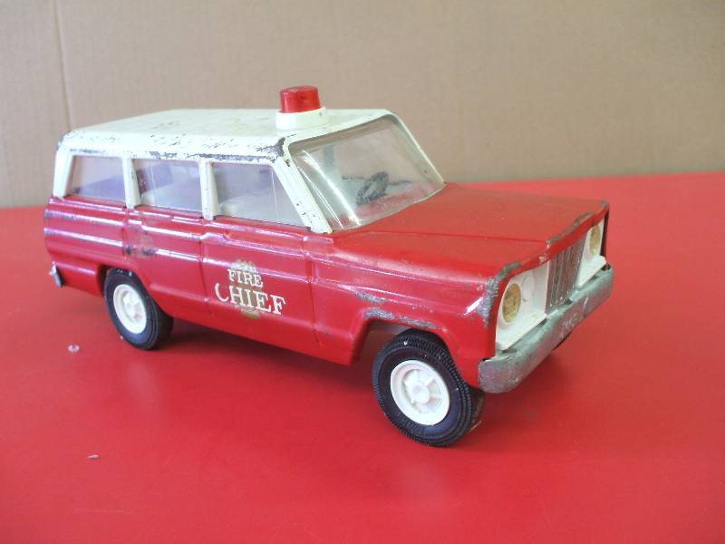 lot 8 image: Fire Chief Vehicle