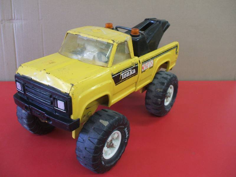 lot 10 image: Tow Truck