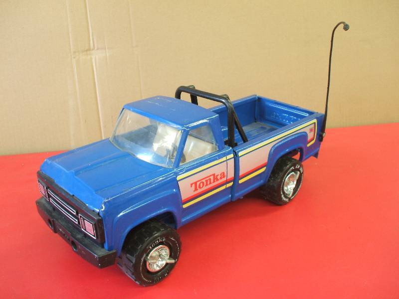 blue tonka pickup truck