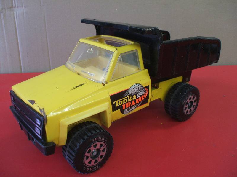 lot 27 image: Trax Pickup Truck