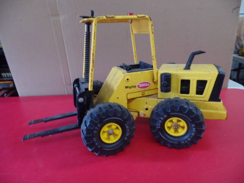 lot 56 image: Forklift