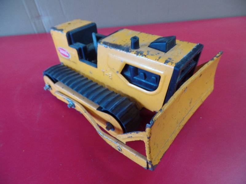 lot 66 image: Bulldozer