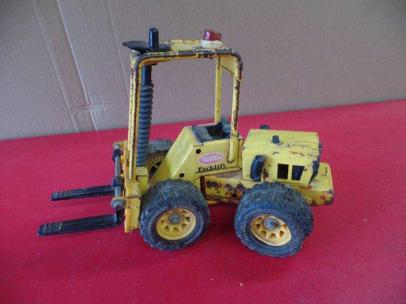 lot 68 image: Forklift