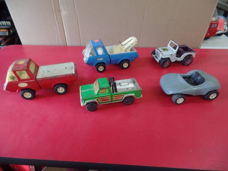 lot 76 image: 5 Tonka Toys