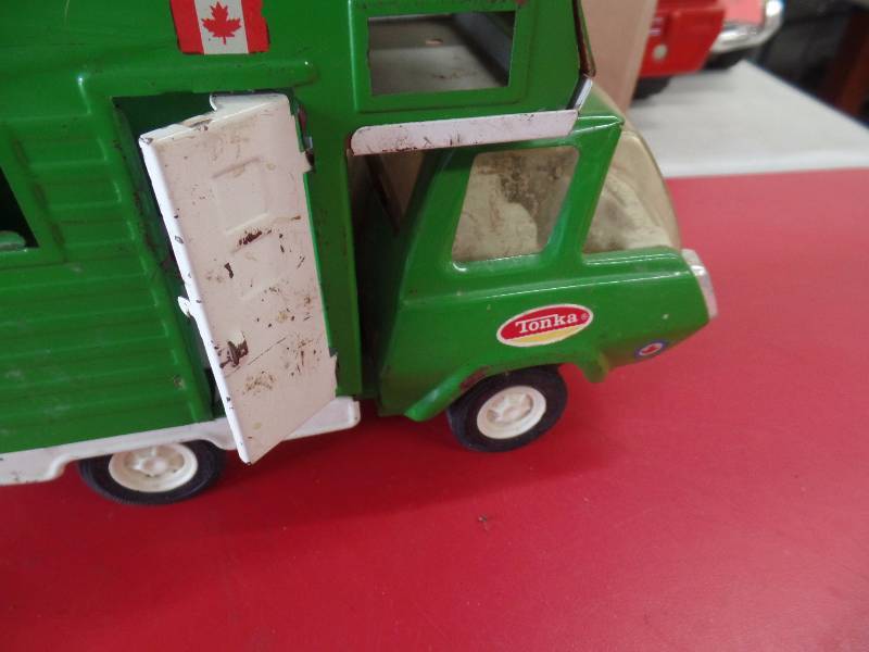 lot 77 image: 5 Tonka Toys