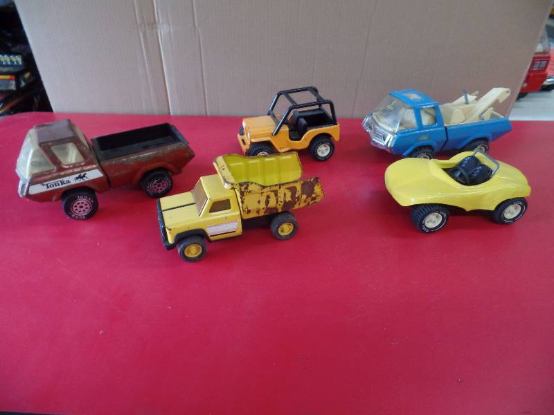 lot 78 image: 5 Tonka Toys