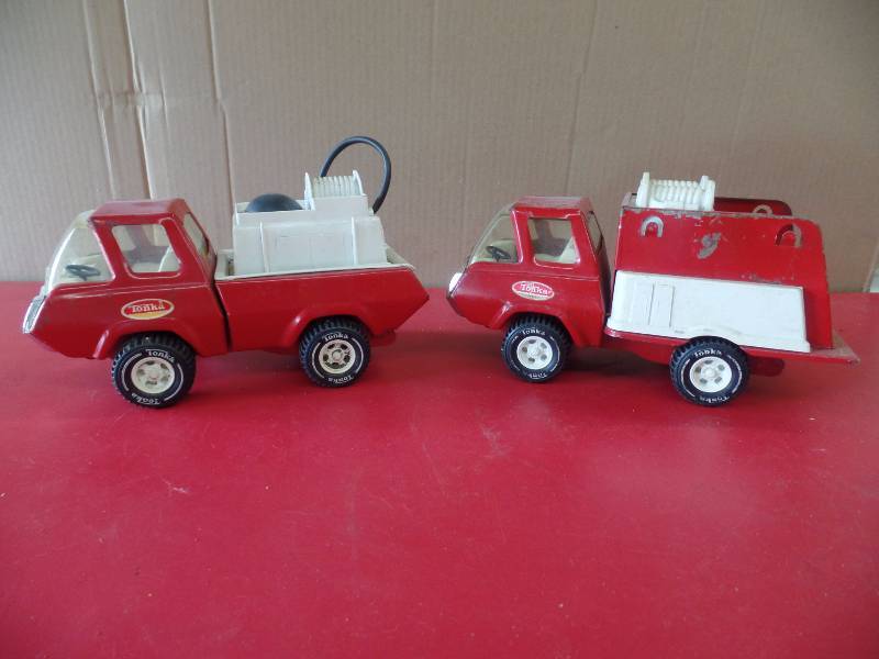 lot 84 image: 2 Fire Trucks
