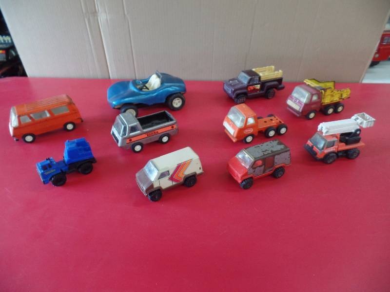 lot 86 image: 10 Tonka Toys