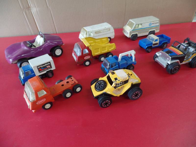 lot 87 image: 10 Tonka Toys