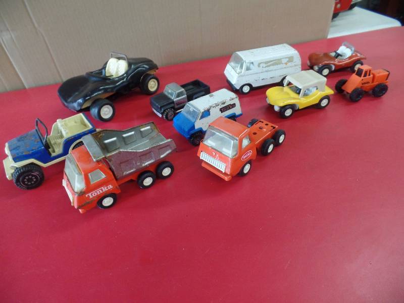 lot 88 image: 10 Tonka Toys