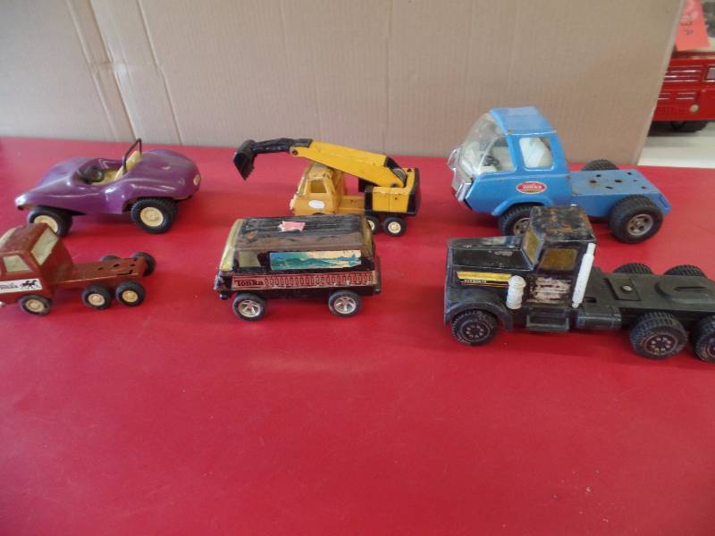 lot 93 image: 6 Tonka Toys