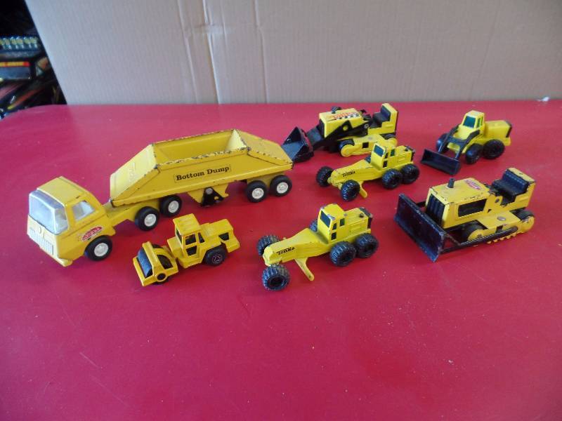 lot 100 image: 7 Tonka Toys