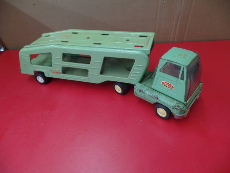 lot 108 image: Tonka Car Hauler