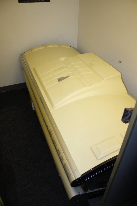 lot 4 image: Room Lot Including Puretan California 30 Tanning Bed 4620W 7535 Hours Canopy Style Curved WCords Dimensions Tanning Bed 89 x 35 x33 Fan 19 x 5 x 5 Wooden Shelf 24 x 7 Wall Mount Garbage Can 14 x 7 x4 Speakers, 5.5 x 3.5 (2).