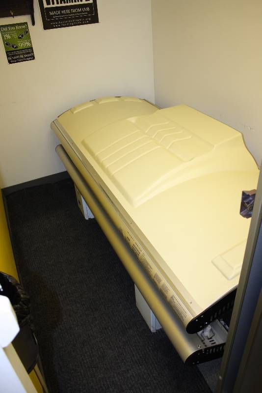 lot 20 image: Room Lot Including Puretan California 30 Tanning Bed 4620W 7016.75 Hours Canopy Style Curved WCords Dimensions Tanning Bed 89 x 35 x33 Wooden Shelf 24 x 7 Wall Mount Garbage Can 14 x 7 x4 Speakers, 5.5 x 3.5 (2) Rug 89 x 26.