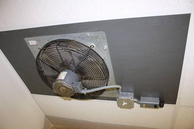 lot 38 image: Lot of (4) Commercial ExhaustIntake Fans Dayton 16 Shutter Mounted Model 2C713B Ceiling Mounted Requires Tools For Removal Rooms 1, 3, 4, 6.