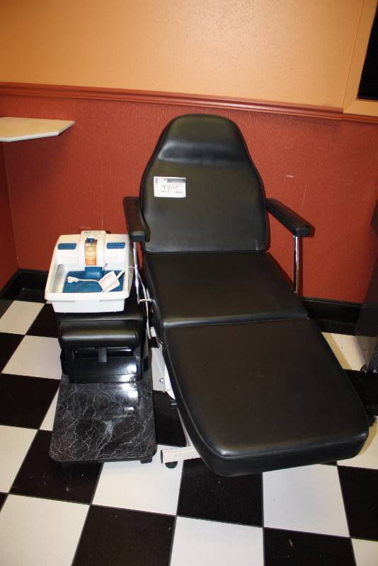 lot 27 image: Lot of (3) Including Professional Massage Chair Hot Spa The Ultimate Foot Spa Custom Cart  56 x 29 x 45 15 x 30 x 19.